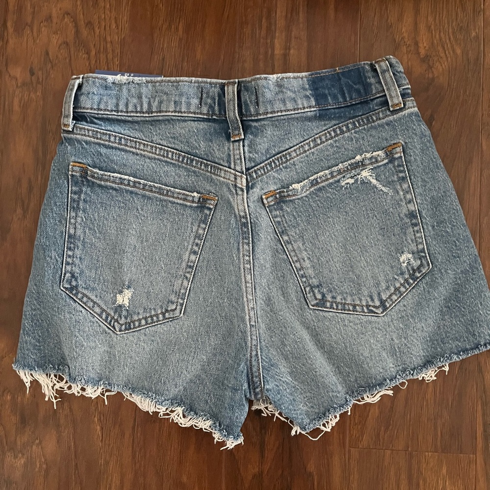 A&F High Rise Mom Short - Picture 2 of 2